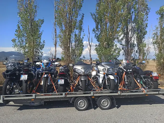 Přeprava motorek na přívěsu